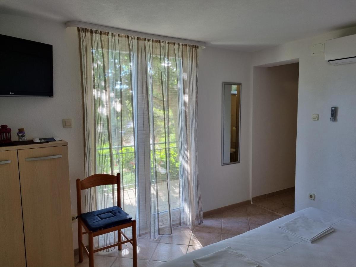 Guesthouse Dominovic Brela Buitenkant foto