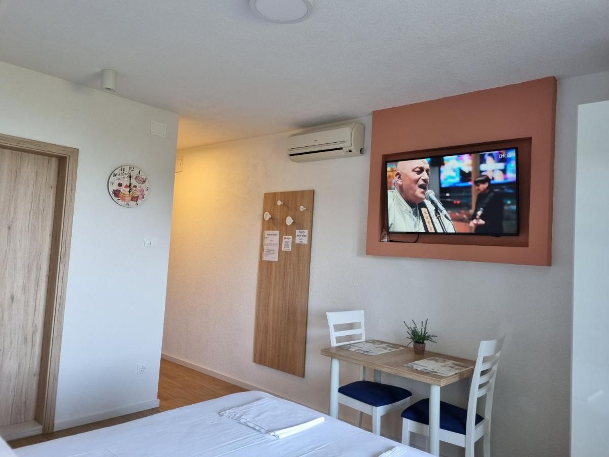 Guesthouse Dominovic Brela Buitenkant foto