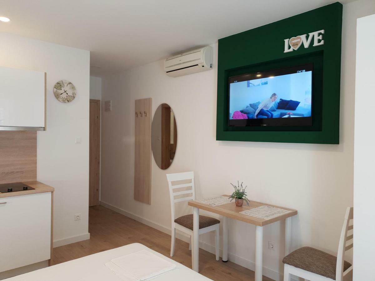 Guesthouse Dominovic Brela Buitenkant foto