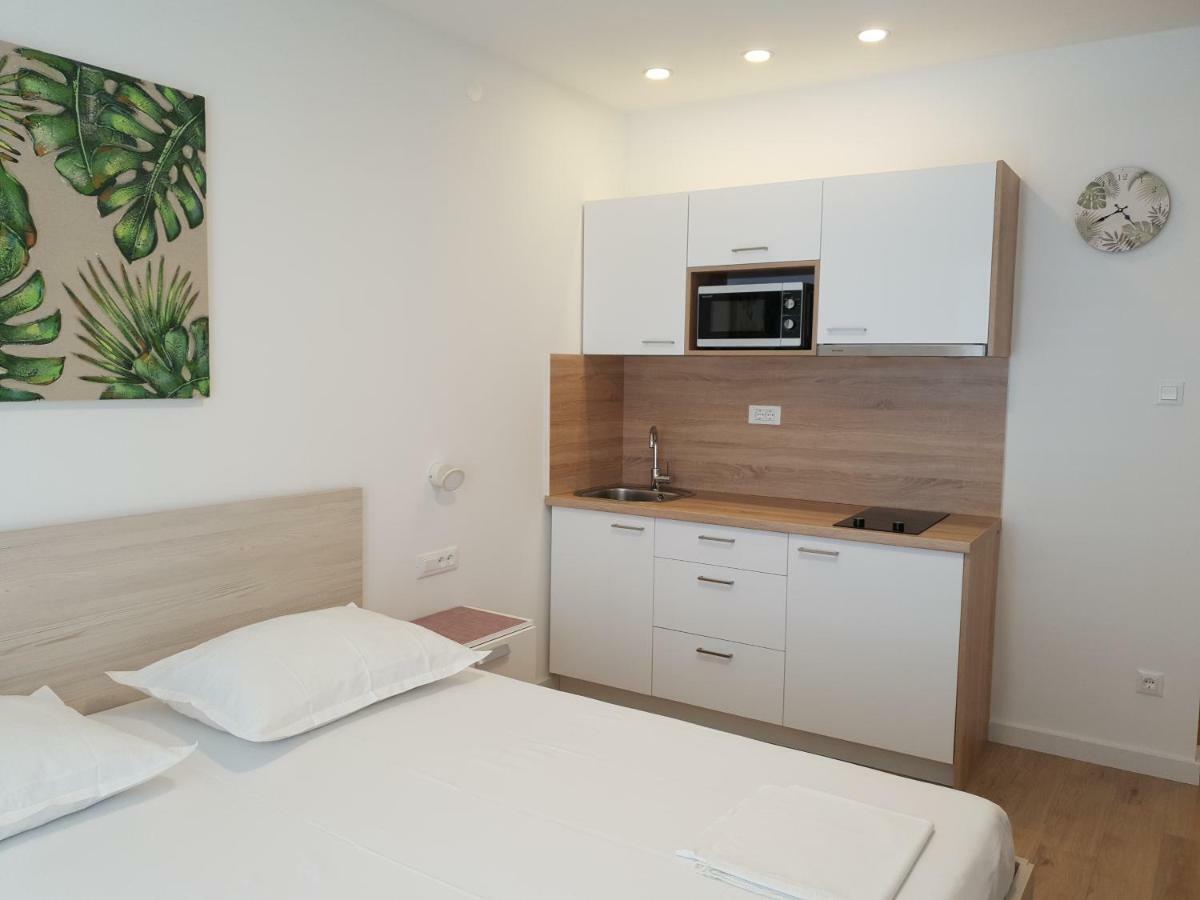 Guesthouse Dominovic Brela Buitenkant foto